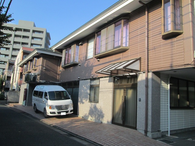 一棟収益診療所ビル　　世田谷区新町２丁目　